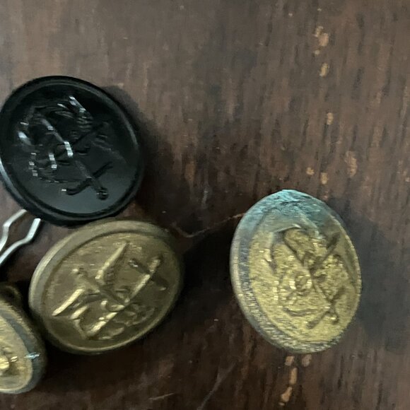 Lot of Vintage US Navy & Navy Medic Buttons WWII Korea Military - Picture 6 of 10